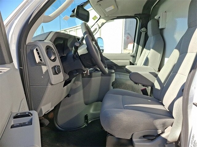 2024 Ford E-450SD 14' BOX TRUCK DRW