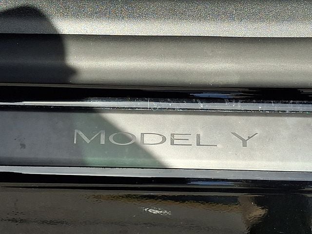 2025 Tesla Model Y Performance