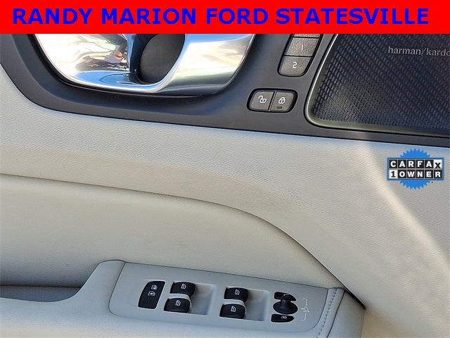 2023 Volvo XC60 B6 Ultimate Bright Theme