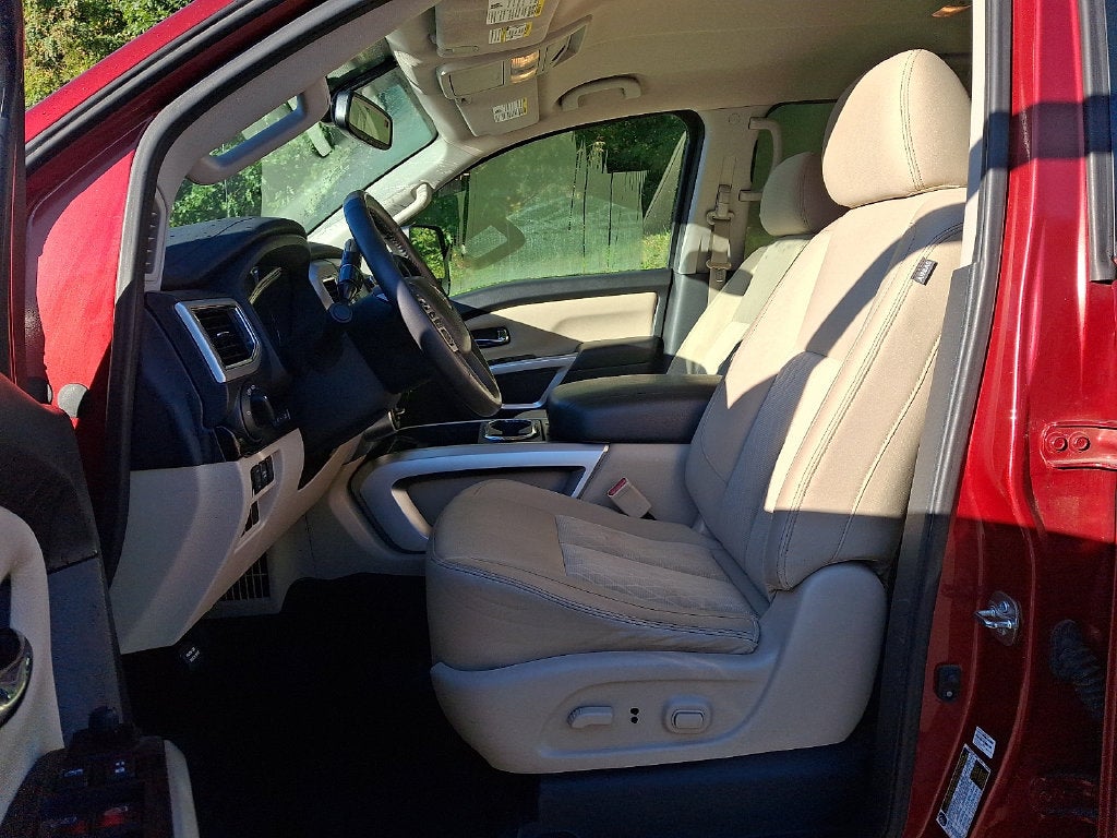 2017 Nissan Titan SV
