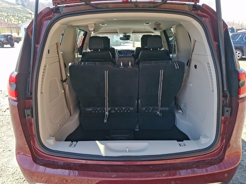 2022 Chrysler Pacifica Touring L