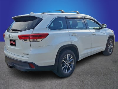 2017 Toyota Highlander SE