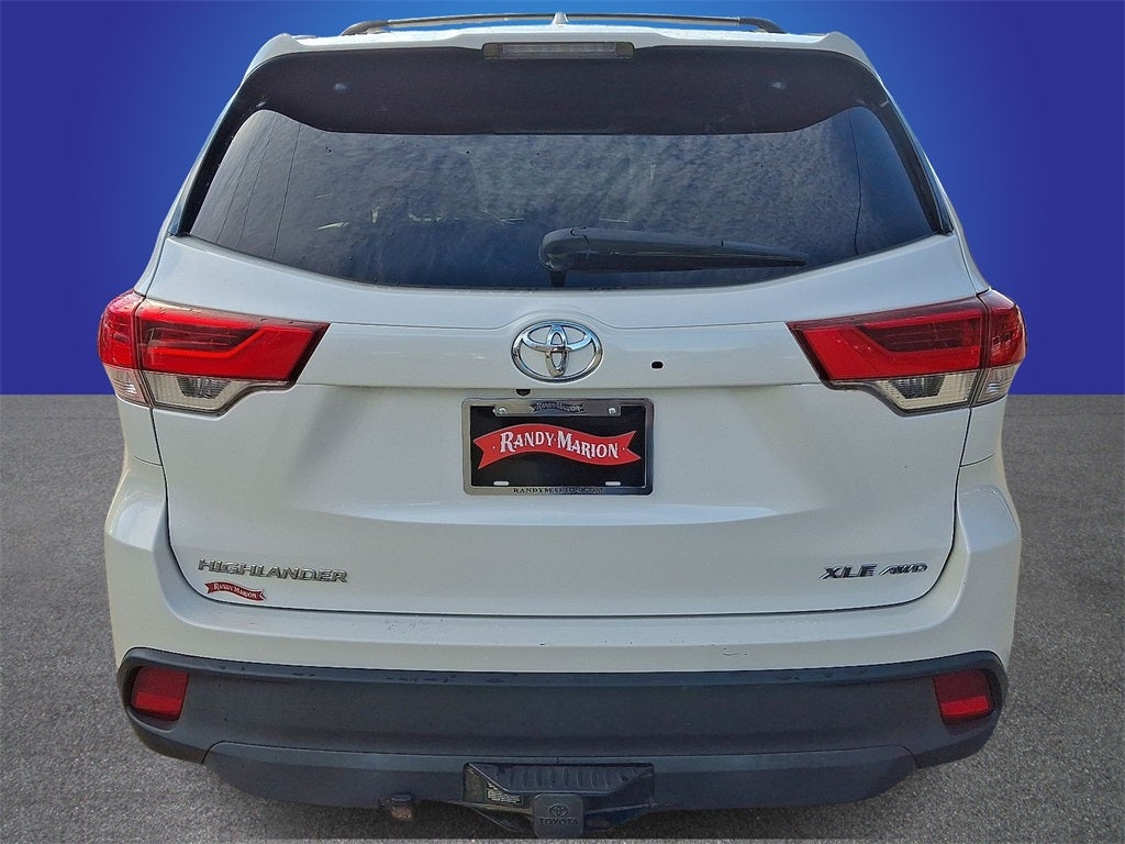 2017 Toyota Highlander SE