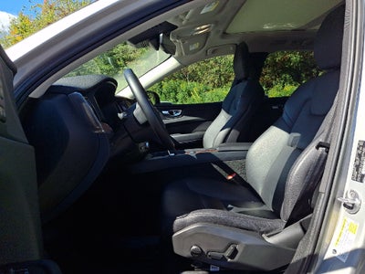 2023 Volvo XC60 B5 Plus Dark Theme