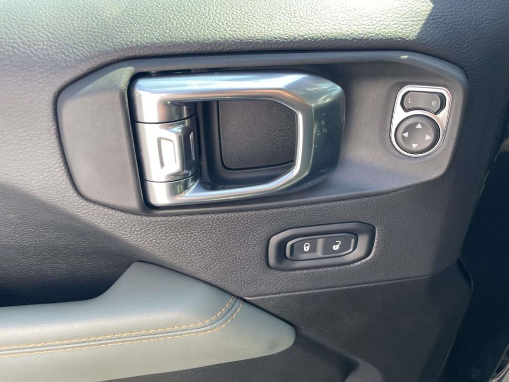 2025 Jeep Gladiator Mojave X