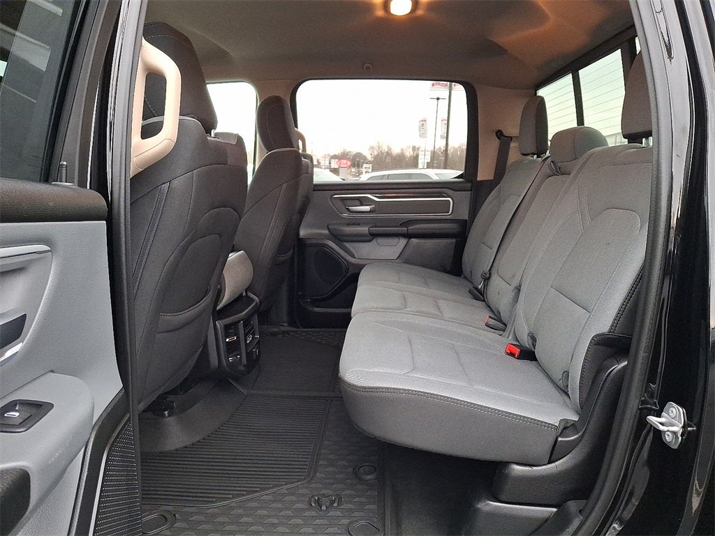 2020 RAM 1500 Big Horn Crew Cab 4x4 5'7' Box