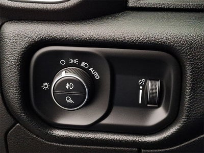 2020 RAM 1500 Big Horn Crew Cab 4x4 5'7' Box