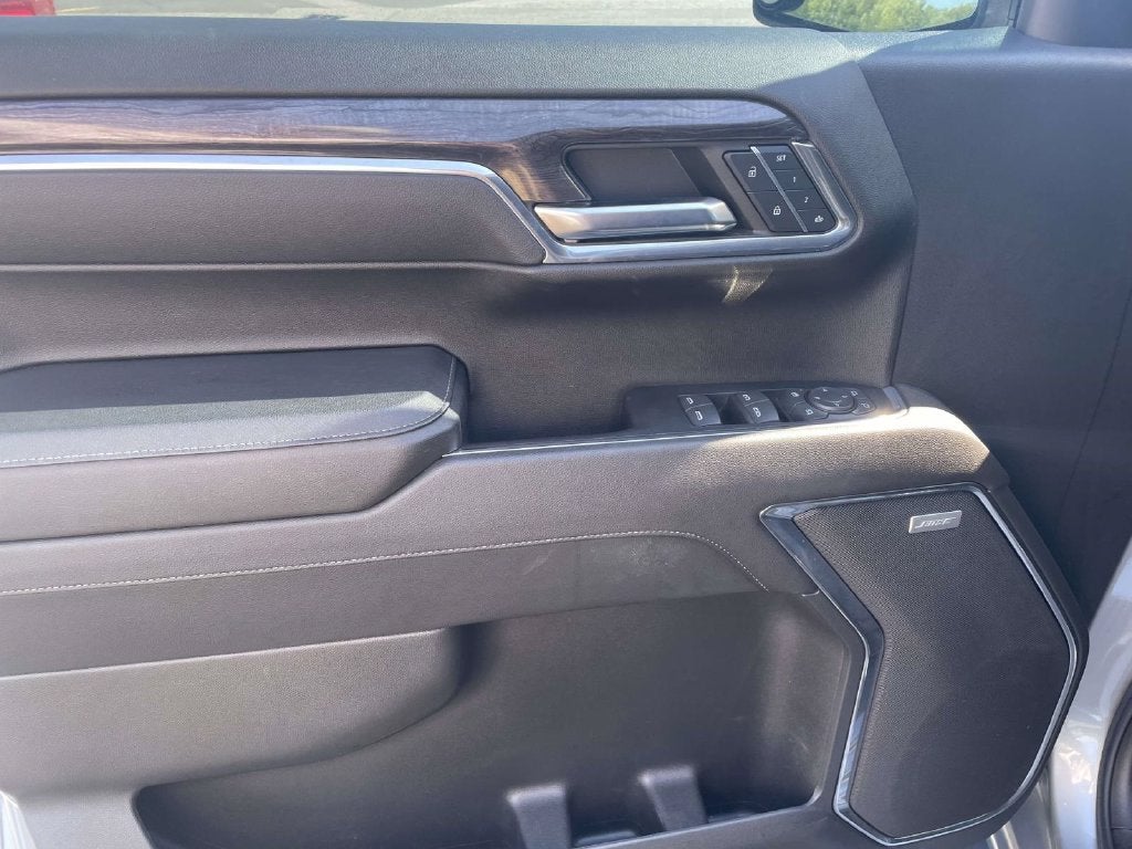 2023 Chevrolet Silverado 1500 4WD Crew Cab Short Bed LTZ