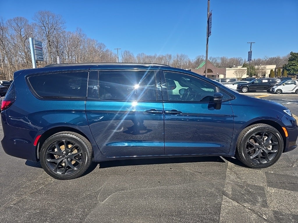 2023 Chrysler Pacifica Limited AWD