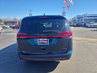 2023 Chrysler Pacifica Limited AWD