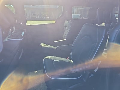 2023 Chrysler Pacifica Limited AWD