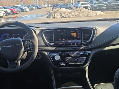 2023 Chrysler Pacifica Limited AWD