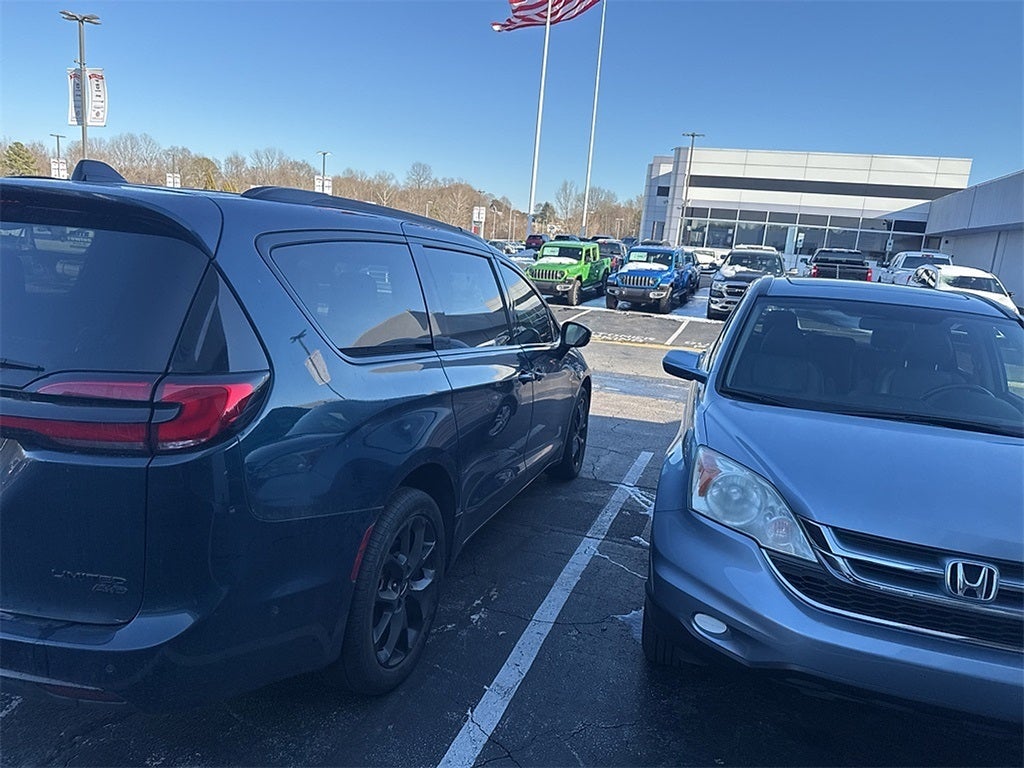 2023 Chrysler Pacifica Limited AWD