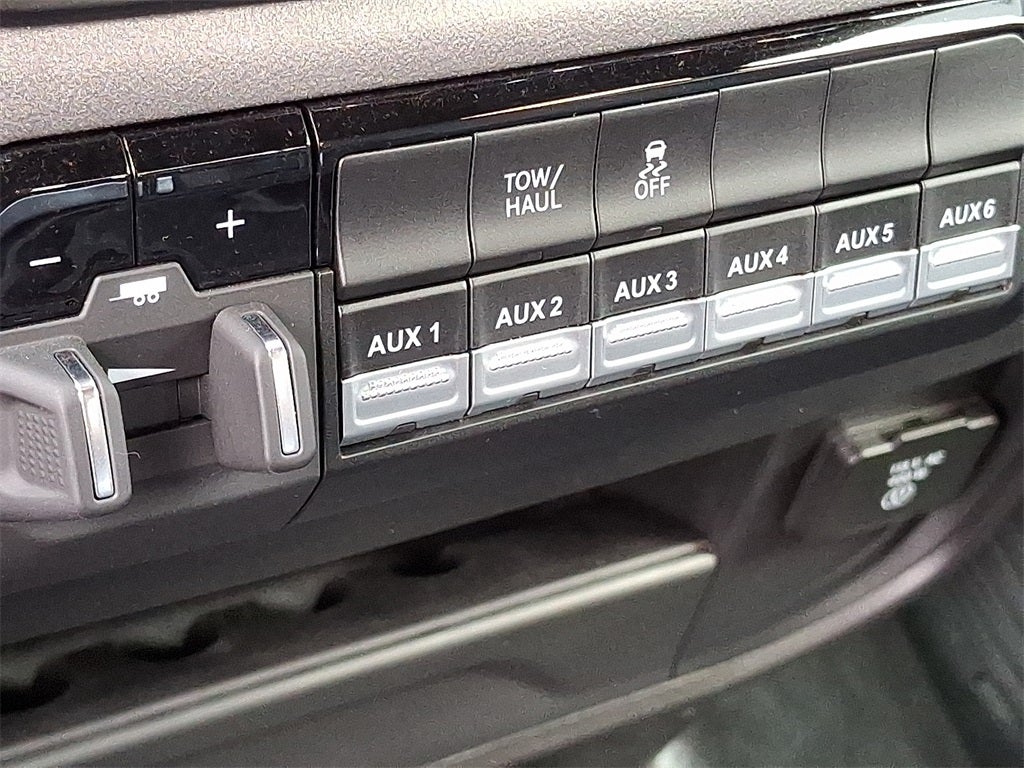 2024 RAM 2500 Tradesman Crew Cab 4x4 8' Box