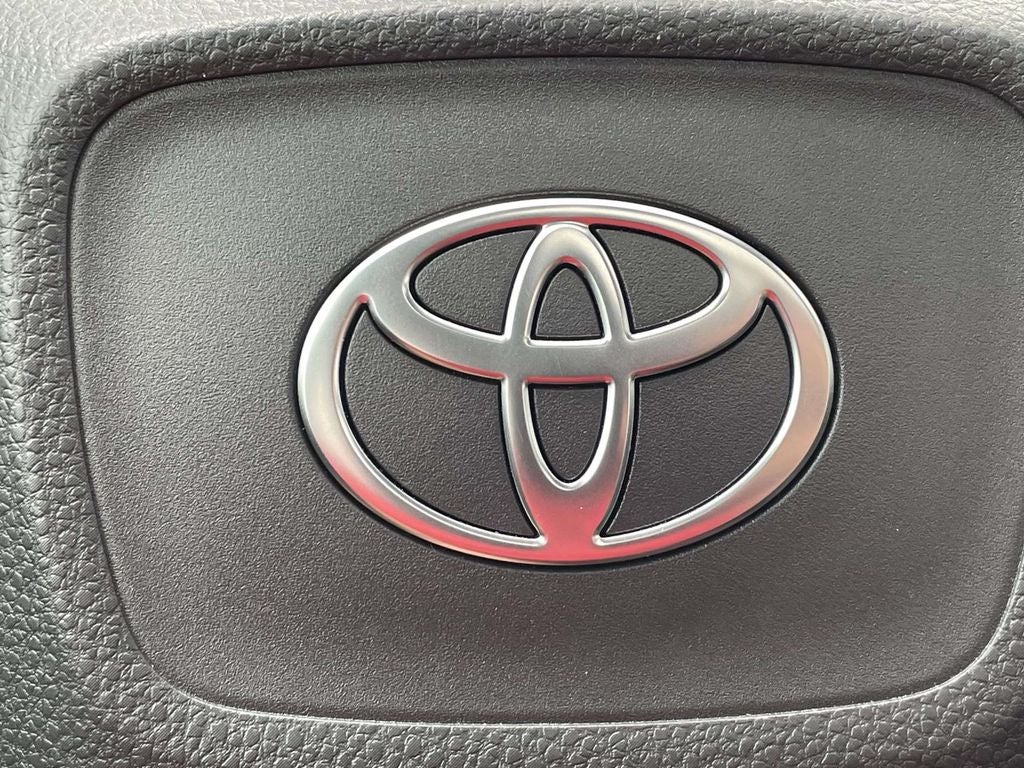 2025 Toyota bZ4X XLE