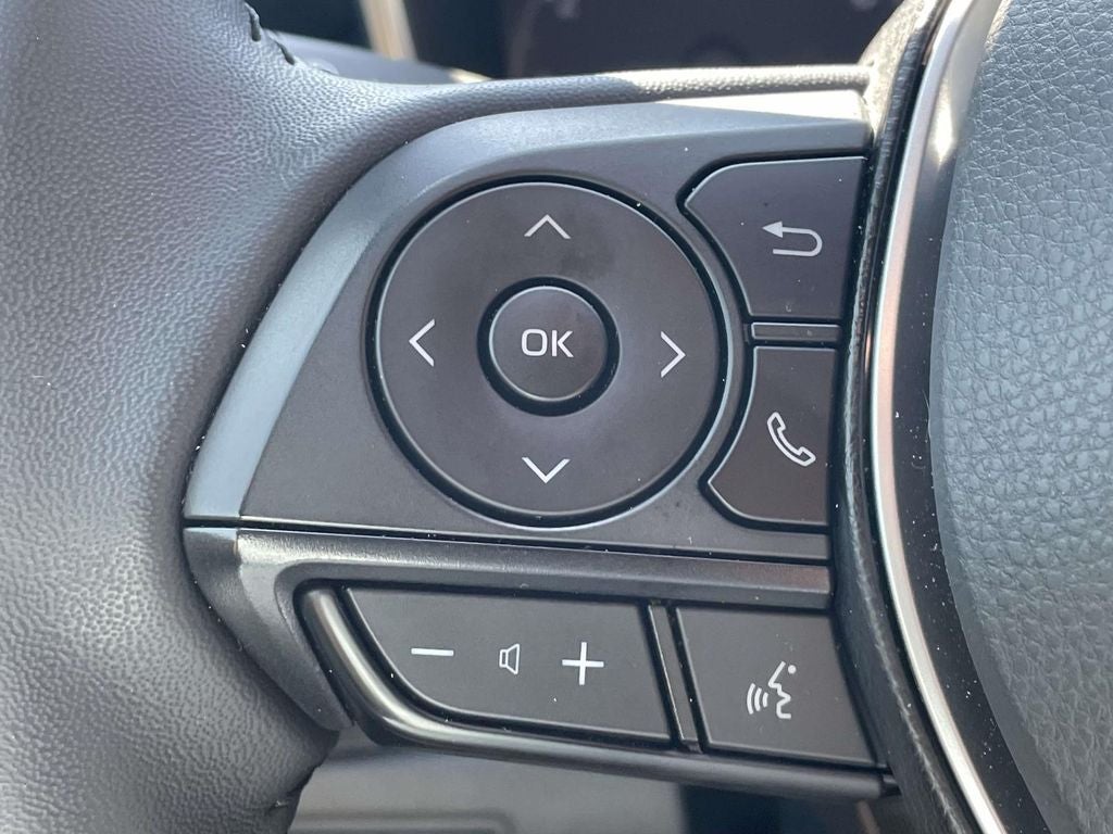 2025 Toyota Corolla Hatchback SE