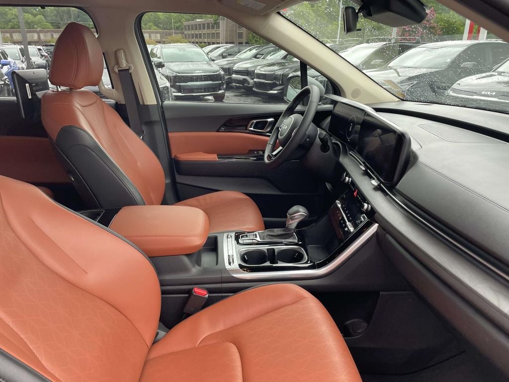 2023 Kia Carnival SX