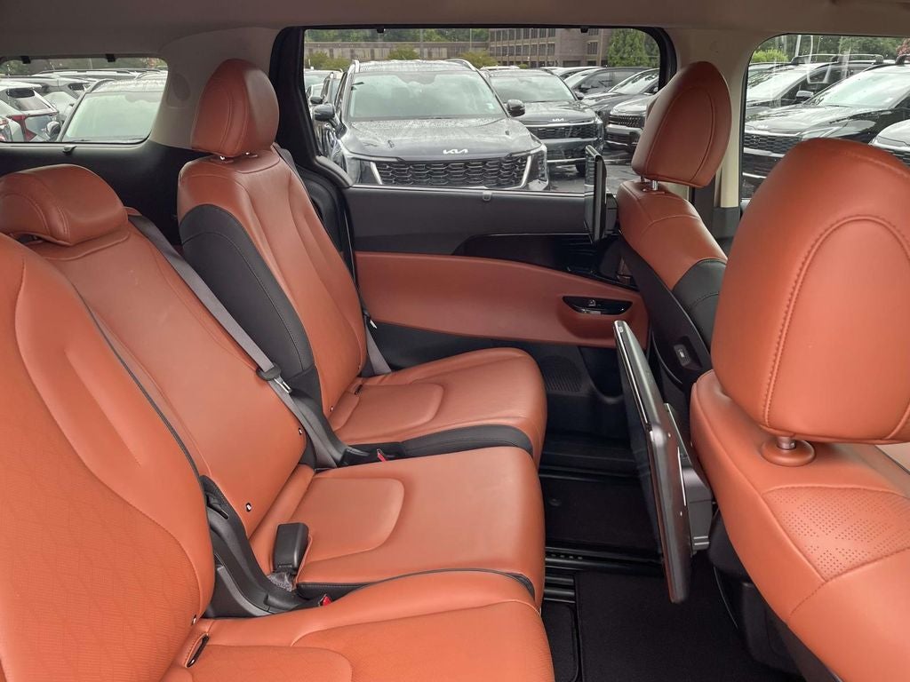 2023 Kia Carnival SX