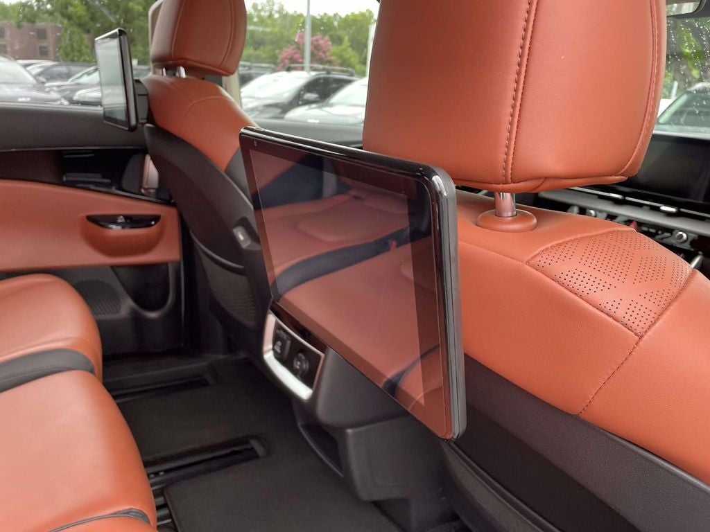 2023 Kia Carnival SX