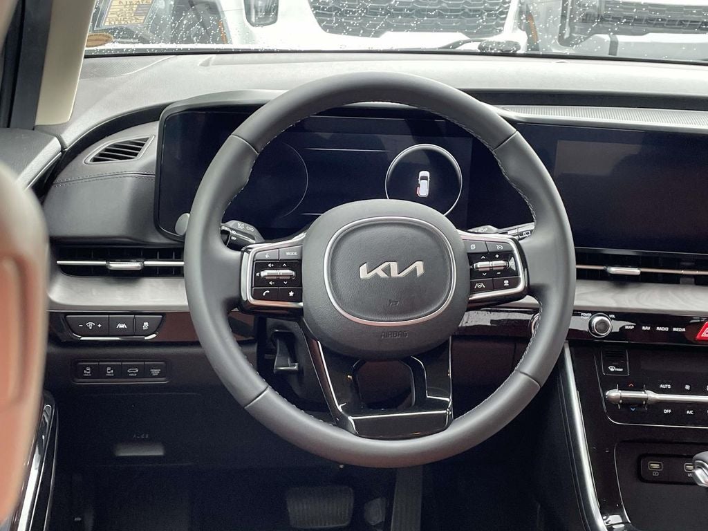 2023 Kia Carnival SX