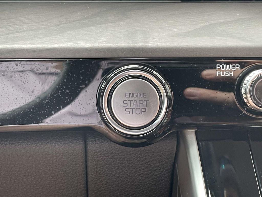 2023 Kia Carnival SX