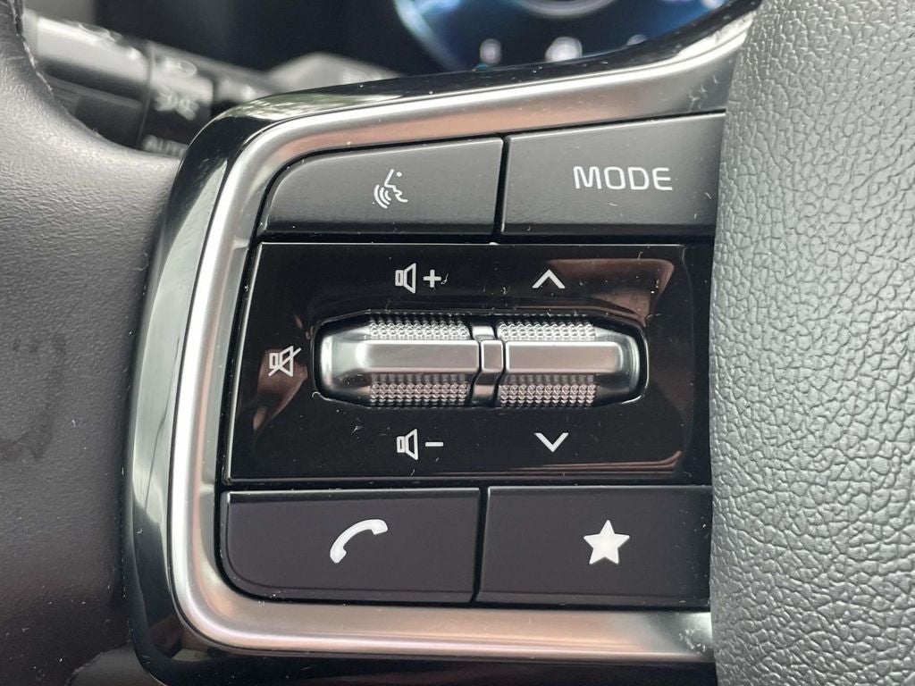 2023 Kia Carnival SX