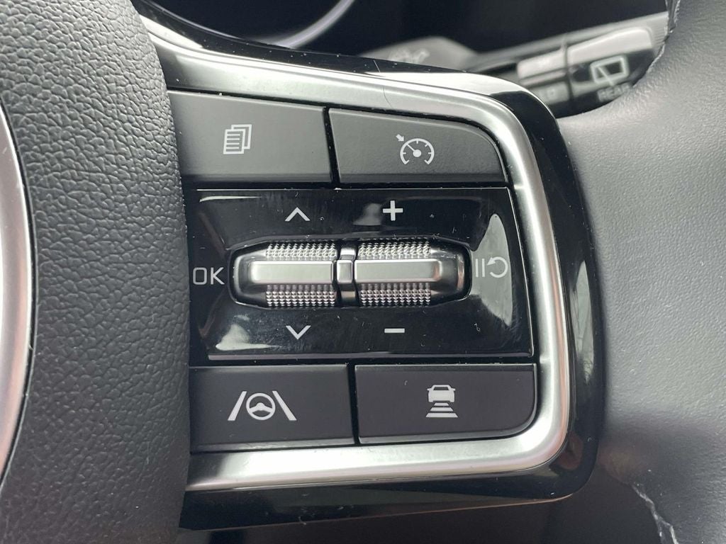 2023 Kia Carnival SX