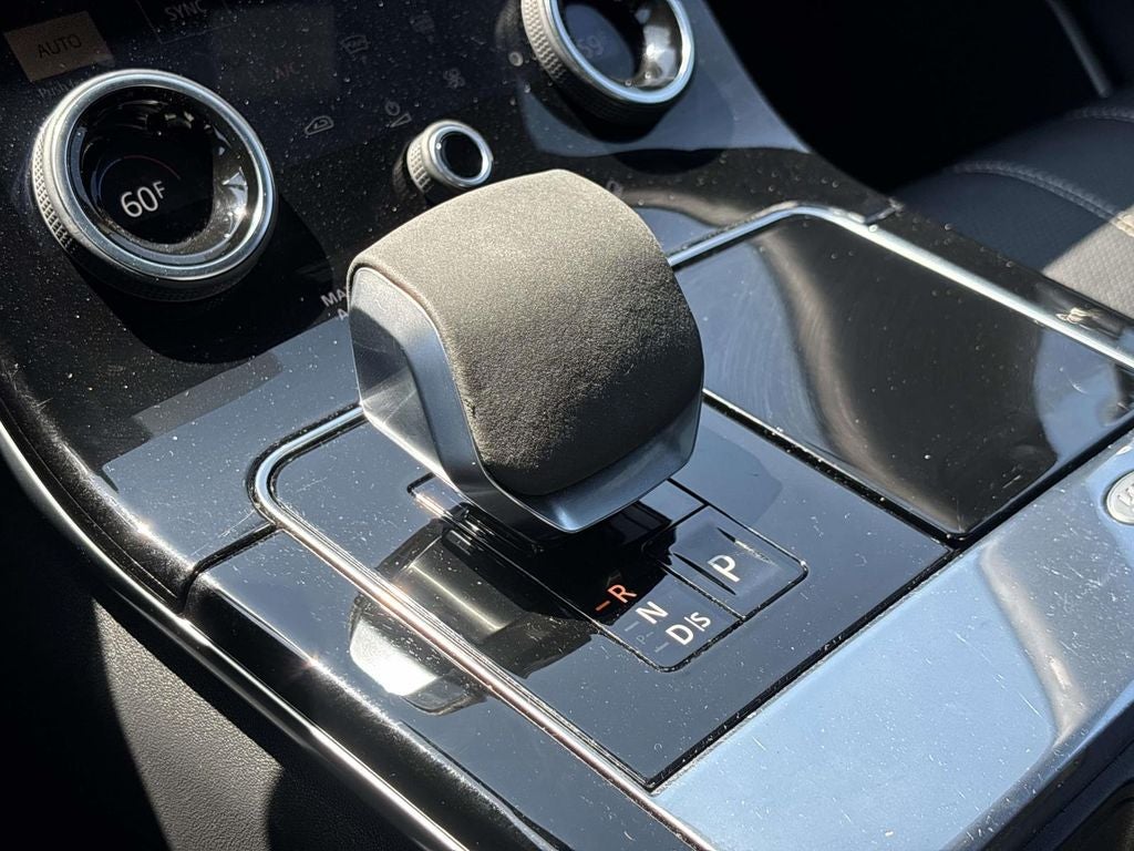 2022 Land Rover Range Rover Velar P250 R-Dynamic S