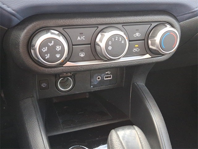 2023 Nissan Versa 1.6 SV