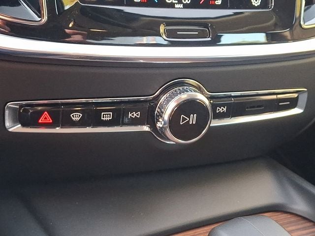 2024 Volvo S60 B5 Plus Dark Theme