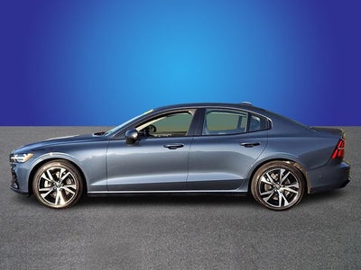 2024 Volvo S60 B5 Plus Dark Theme