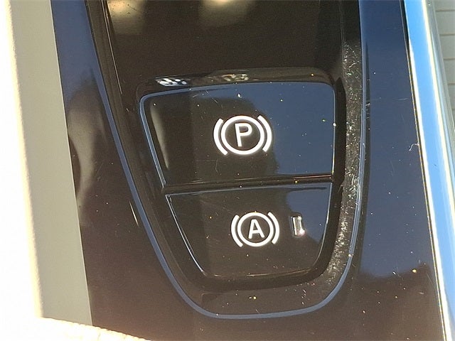 2025 Volvo XC60 B5 Core