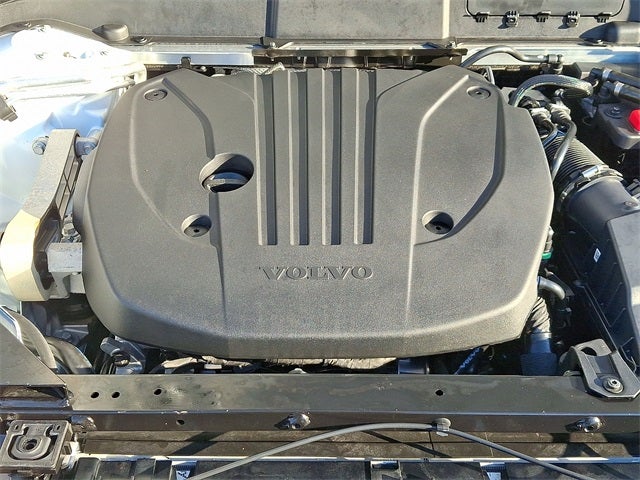 2025 Volvo XC60 B5 Core