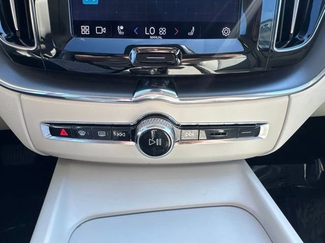 2023 Volvo XC60 B5 Core