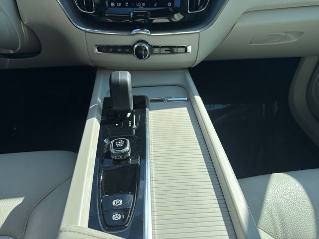 2023 Volvo XC60 B5 Core