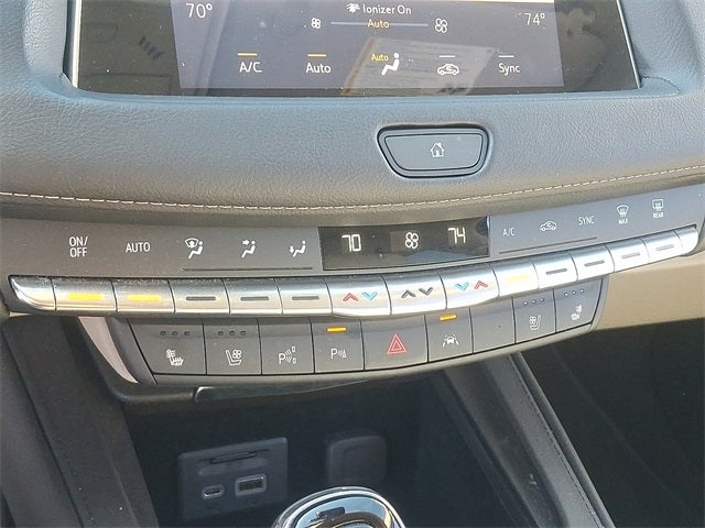 2023 Cadillac XT4 Premium Luxury