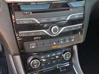 2018 INFINITI QX30 Premium