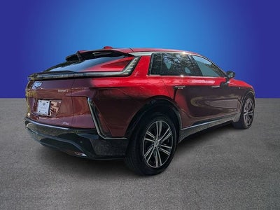2024 Cadillac LYRIQ Luxury 2