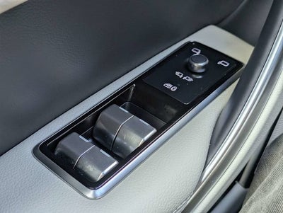 2024 Jaguar XF R-Dynamic SE