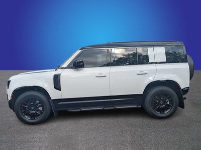 2025 Land Rover Defender X-Dynamic SE