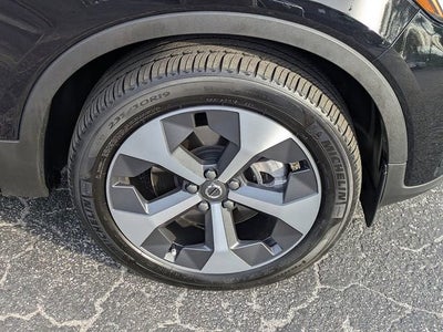 2023 Volvo XC40 Plus Dark Theme