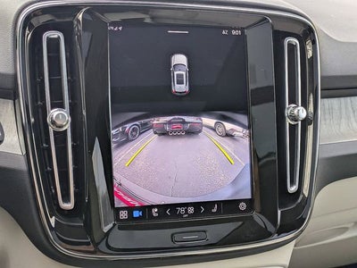 2023 Volvo XC40 Plus Dark Theme