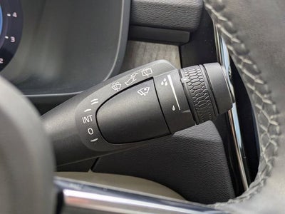 2023 Volvo XC40 Plus Dark Theme