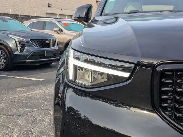 2023 Volvo XC40 Plus Dark Theme