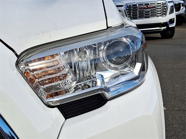 2020 Toyota Tacoma 2WD SR5