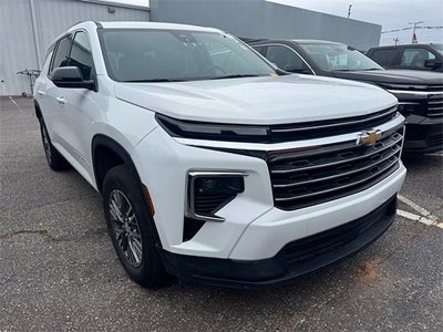 2025 Chevrolet Traverse LT