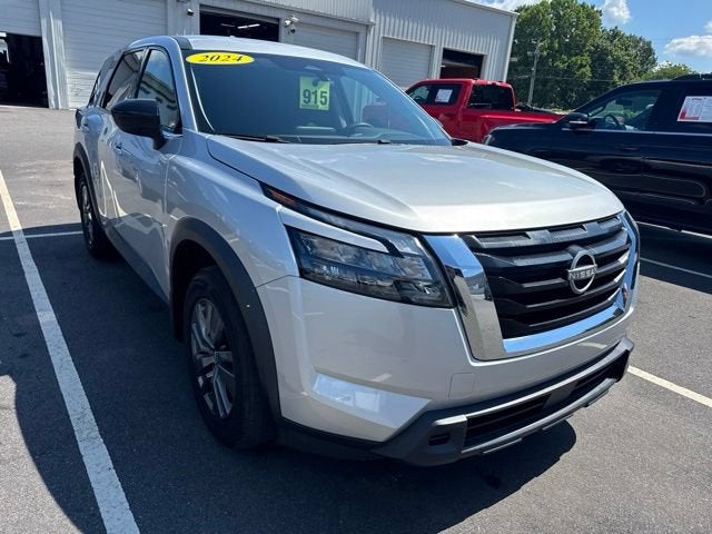 2024 Nissan Pathfinder S FWD