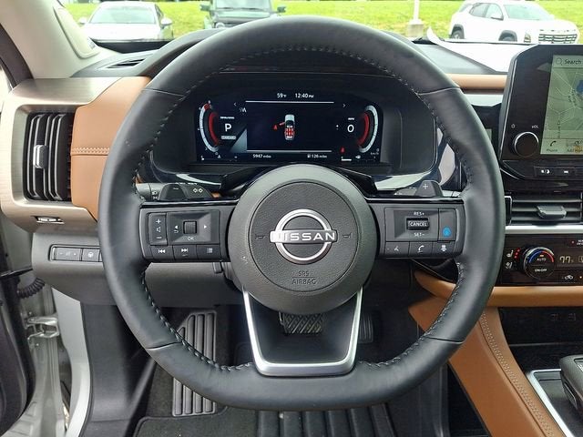 2025 Nissan Pathfinder Platinum FWD