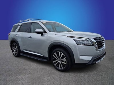 2025 Nissan Pathfinder Platinum FWD