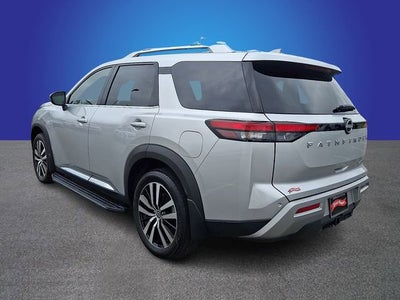 2025 Nissan Pathfinder Platinum FWD